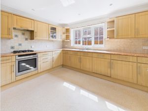 Kitchen- click for photo gallery